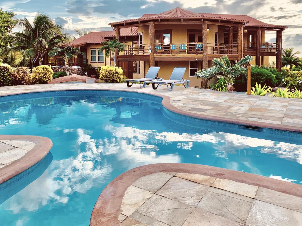 Villa Serenity Сан Педро Екстериор снимка